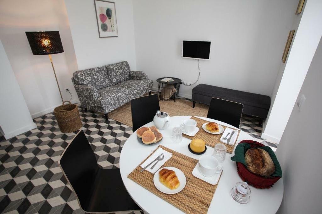 Place Of Moments Urban-Suites 蓬塔德尔加达 外观 照片
